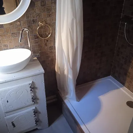 Face A Face Epoustouflant Avec La Cathedrale ! Frühstückspension 3*